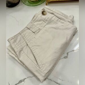 Ann Taylor - Light Khaki/Cream Cropped Pants/Long Shorts - EUC - 10